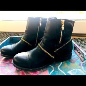 Black Nicole Miller ankle boots. Worn 3 times!